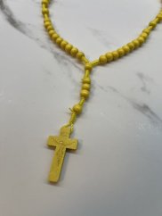 Dřevěný růženec - 8 mm - barva žlutý